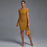 Gestreiftes Mini-Bandagekleid mit kurzen Ärmeln und Trägern