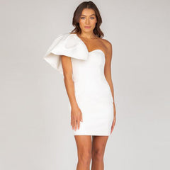 Vestido mini de vendaje con volantes, sin mangas y un solo hombro PP091408