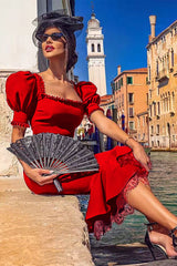 Bandage-Midikleid mit quadratischem Ausschnitt und Puffärmeln