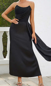 Vestido midi sin mangas con bandage en negro