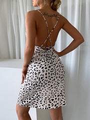 Vestido de leopardo sin espalda