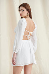 Weißes Minikleid mit Puffärmeln und Schnürung