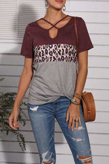 Camiseta de leopardo color vino tinto