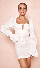 Weißes Korsettkleid mit Puffärmeln