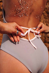 Traje de baño con volantes (2 colores)