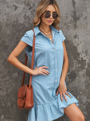 Vestido vaquero de manga corta con volantes y cuello camisero