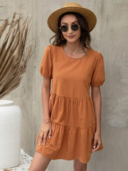 Vestido europeo con falda acampanada y mangas abullonadas