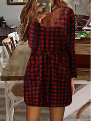 Kleid mit V-Ausschnitt, Einschubtasche, Schnürung und langen Ärmeln