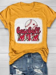 Camiseta de manga corta con estampado de leopardo y letras rojas de Baseball Mom