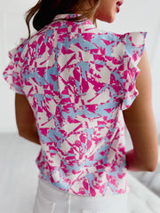 Blusa con cuello en V y volantes