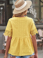 Camisa de encaje con cuello en V y manga corta, top informal de color liso