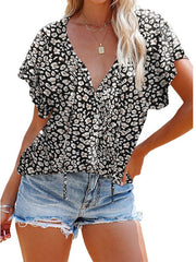 Lockeres Freizeithemd mit V-Ausschnitt und halber Knopfleiste, kurzen Ärmeln