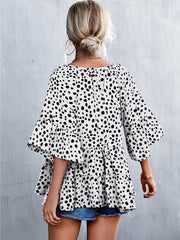 Camiseta holgada con cuello en V para muñeca pequeña