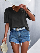 Camiseta informal de manga corta con cuello en V y estampado de lunares en jacquard