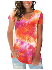 Camiseta urbana informal holgada con cuello en V y estampado tie-dye para mujer