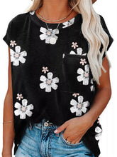 Lässiges T-Shirt mit Rundhalsausschnitt und Tasche