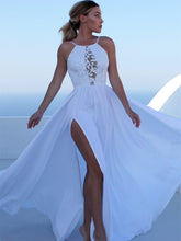 Vestido largo abierto con cuello halter sin mangas