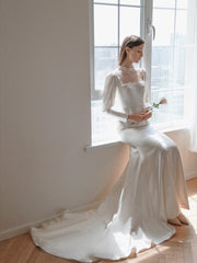 Schlichtes Satin-Abendkleid