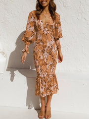 Vestido de manga larga con falda con volantes y cintura elástica estampada