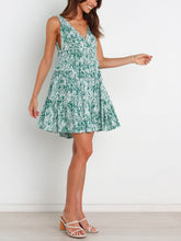 Kleid mit V-Ausschnitt und Plissée-Print