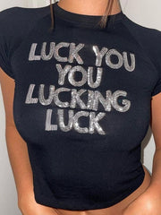 Camiseta de cuello redondo con lentejuelas y letras