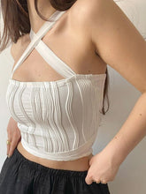 Top mit Wellenstruktur und Trägerausschnitt