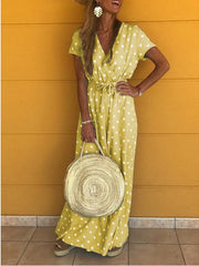 Kleid mit V-Ausschnitt und Punkten