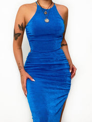 Vestido plisado con abertura y cuello halter liso sin espalda