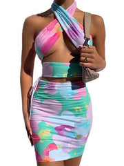 Traje estampado de cuello cruzado