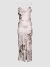 Vestido con tirantes estampado con pintura de tinta de moda