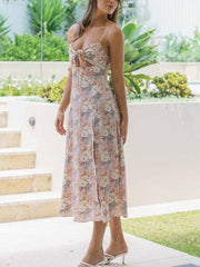 Kleid mit Schlitz und Sling-Ausschnitt