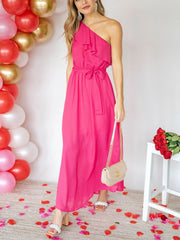 Vestido bohemio liso sin mangas con un solo hombro