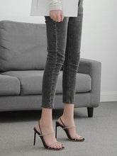 Sandalias altas de tacón de aguja con punta cuadrada y tiras finas de lujo con diamantes de imitación