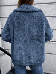 Wendbare, kurze Plüschjacke