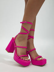 Plateausandalen mit ultrahohem Absatz