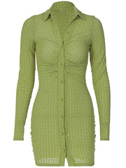 Vestido ajustado de manga larga con corte cruzado en la cadera