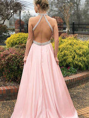 Vestido de noche romántico rosa con cuello halter