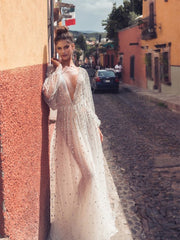 Y encantador vestido de noche de manga larga con escote en V profundo