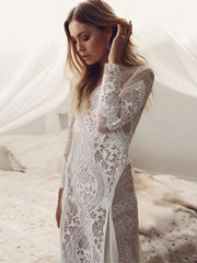 Vestido de novia romántico de encaje con cuello halter y largo hasta el suelo