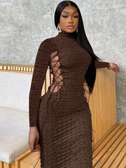 Statement Popcorn Kleid mit seitlichem Ausschnitt und Krawatte, Rollkragen und langen Ärmeln