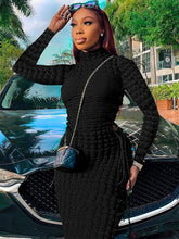 Statement Popcorn Kleid mit seitlichem Ausschnitt und Krawatte, Rollkragen und langen Ärmeln