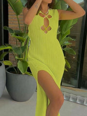 Modisches, ärmelloses, eng anliegendes Kleid mit Rundhalsausschnitt und Aussparungen