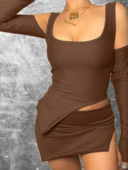 Set aus rückenfreiem Oberteil mit U-Ausschnitt und schmal geschnittenem Rock mit Schlitz