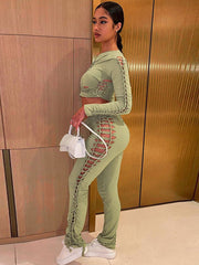 Set aus langärmligem Oberteil mit Rundhalsausschnitt und schmal geschnittener Hose