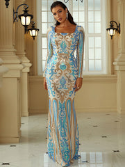 Temperamentvolles, schlankes Abendkleid mit Pailletten und kleiner Schleppe