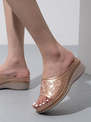 Bequeme Sandalen mit Keilabsatz und Blumenmuster