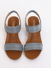 Römische Sandalen mit Keilabsatz