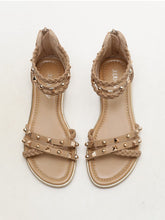 Trendy Römersandalen mit Nieten