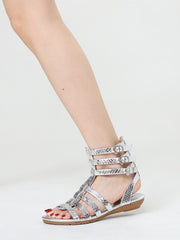 Sandalias romanas huecas con temperamento