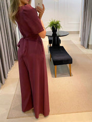 Eleganter, lässiger Jumpsuit mit V-Ausschnitt, hoher Taille, kurzen Ärmeln und weitem Bein